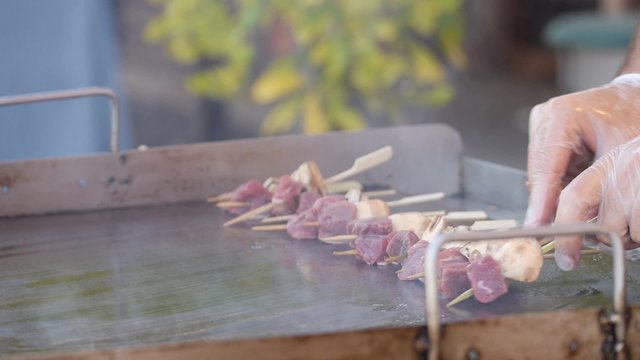 COCINAR PINCHO MORUNO PLANCHA