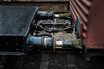 Connection between railway wagons