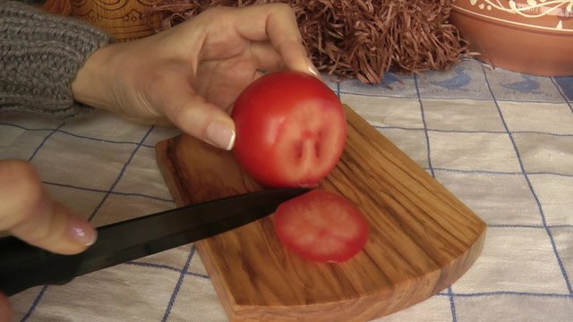 Cutting of a tomato