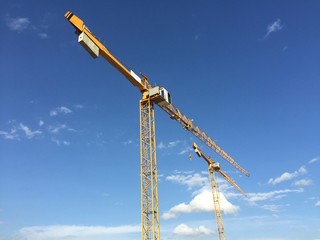 Baukran auf Baustelle