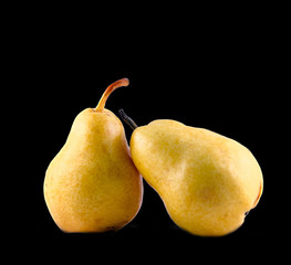 Fototapeta na wymiar Yellow pears fruits, isolated background