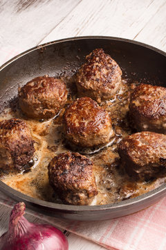 Fried meatballs (cutlets)