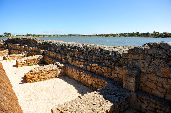 Muro de contención del embalse romano de Proserpina, Mérida, provincia de Badajoz, España