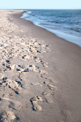 Fußabdrücke am Strand