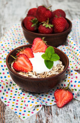 Muesli with strawberries