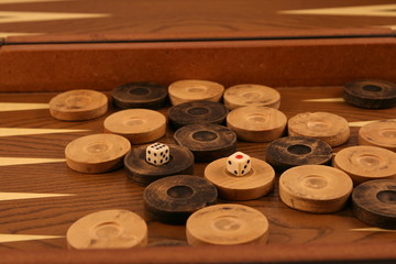 tavla pulları ve zarlar