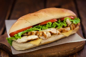 Photo sur Plexiglas Snack Sandwich au poulet grillé