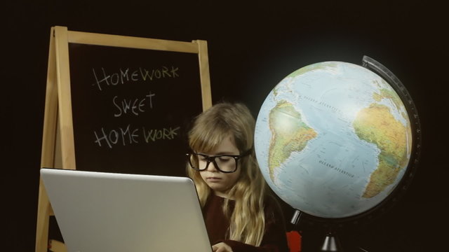 Little girl school pc world map MS