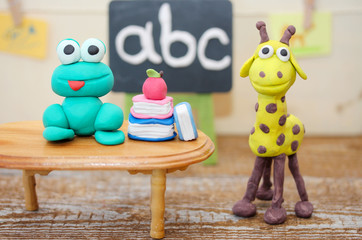 Obraz premium Erstklässlerin aus Knete