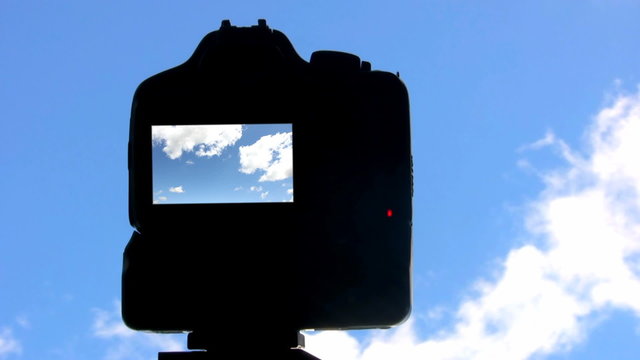Clouds timelapse with DSLR in front