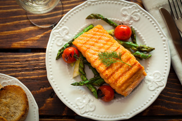 Grilled Salmon with Asparagus