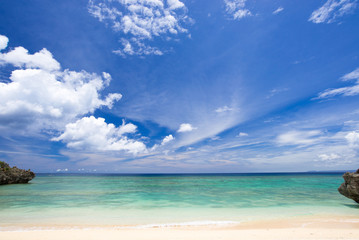 沖縄のビーチ・トケイ浜 

