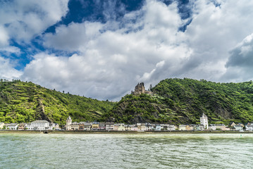 Skyline Sankt Goarshausen am Rhein mit Burg Katz