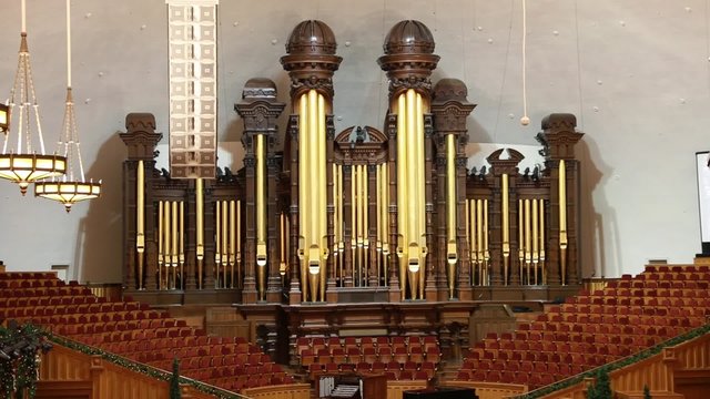 The organ in the mormon tabernacle in Salt Lake City