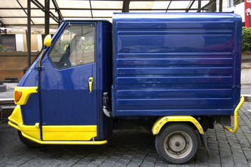 Via Del Corso scooter delivery van