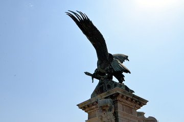 AGUILA DEL PALACIO REAL