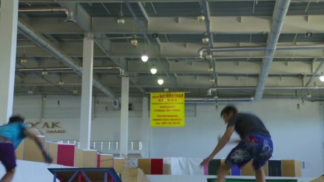 rollers jumping skatepark