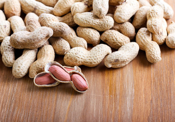 Peanuts in shells