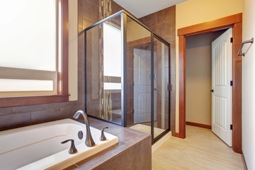 Excellent bathroom with brown hints.