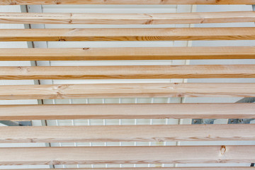 lames de bois protection façade contre rayons du soleil 
