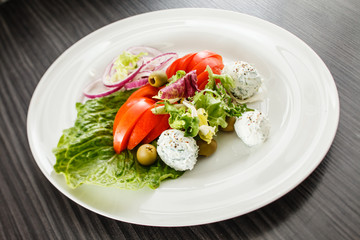 salad with mozzarella