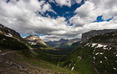 Fototapeta premium Beautiful view of Glacier Naitoanl Park belong Going to the sun