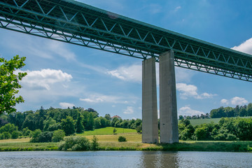 Fototapeta na wymiar Autobahnbrücke