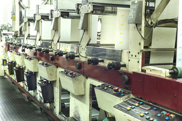Printing labels on offset machine