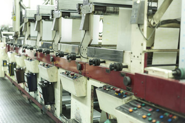 Printing labels on offset machine