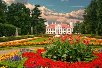 Photo sur Plexiglas Monument artistique Garden in the French Baroque style. Kozlowka, Poland.