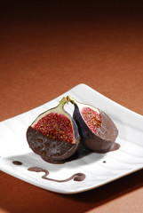 Figs in chocolate 