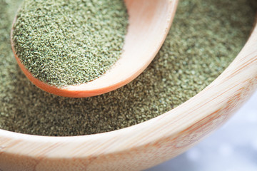 Kelp (algae) green powder healtly superfood