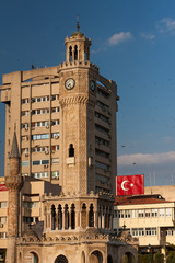 Uhrturm am Konak-Platz