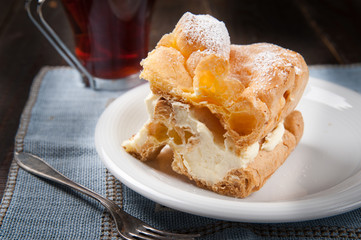 Traditional cream pie with pudding