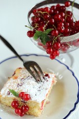 cake with red currant