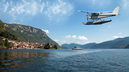 Fototapeta na wymiar idrovolante sul lago di Como