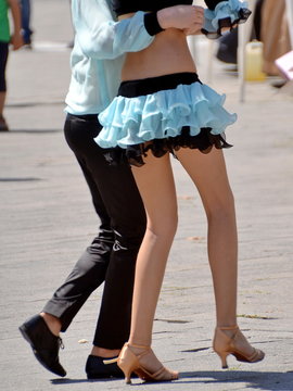 lezione di ballo, gambe in movimento