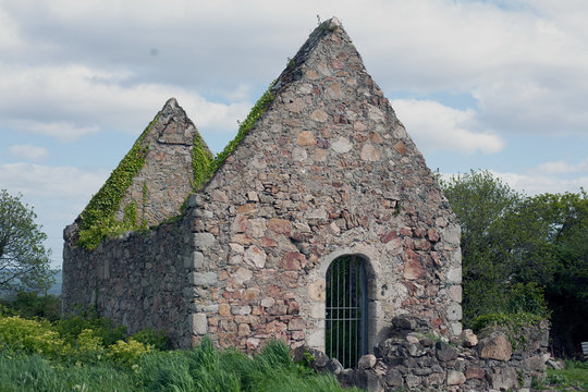 Ruins of a chapel in Redford park, Greystones