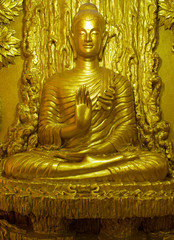 Front of the Buddha, filled with the light of gold from people who believe in Buddhism