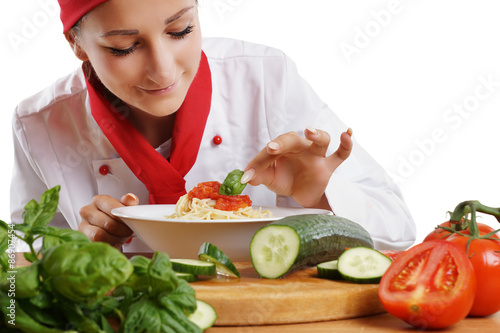 {Köchin bei der arbeit
4} junge hübsche Köchin bei der Arbeit" Stockfotos und lizenzfreie ... | {Köchin bei der arbeit
4}