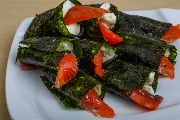 Roll with salmon and cheese