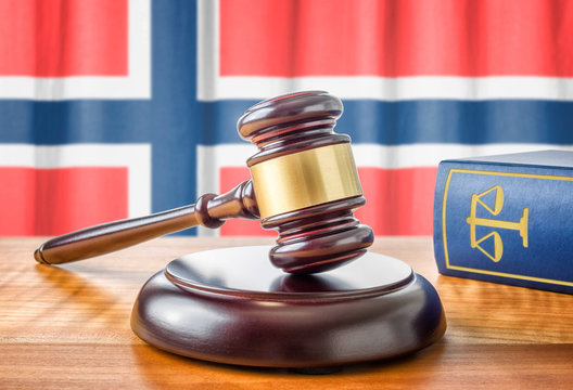 Richterhammer und Gesetzbuch - Norwegen