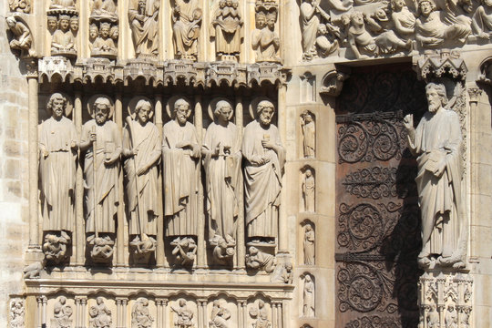 Paris / Bas-reliefs de la Cath&eacute;drale Notre-Dame de Paris