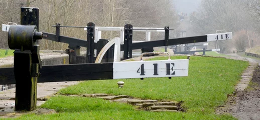 Photo sur Plexiglas Canal canal waterway lock gate system