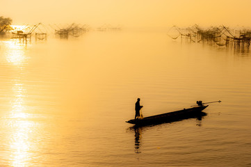 throwing fishing net