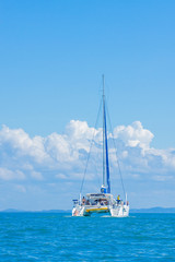 Fototapeta premium catamaran en mer d'Andaman, Thaïlande 