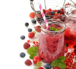Smoothies with fresh berries