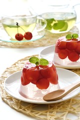 手作りチェリーゼリーとミントティー