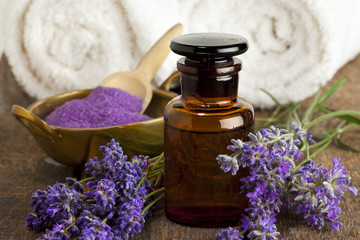 Obraz na płótnie Canvas herbal lavender salt and essential oil
