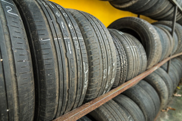 Obraz premium secondhand tire